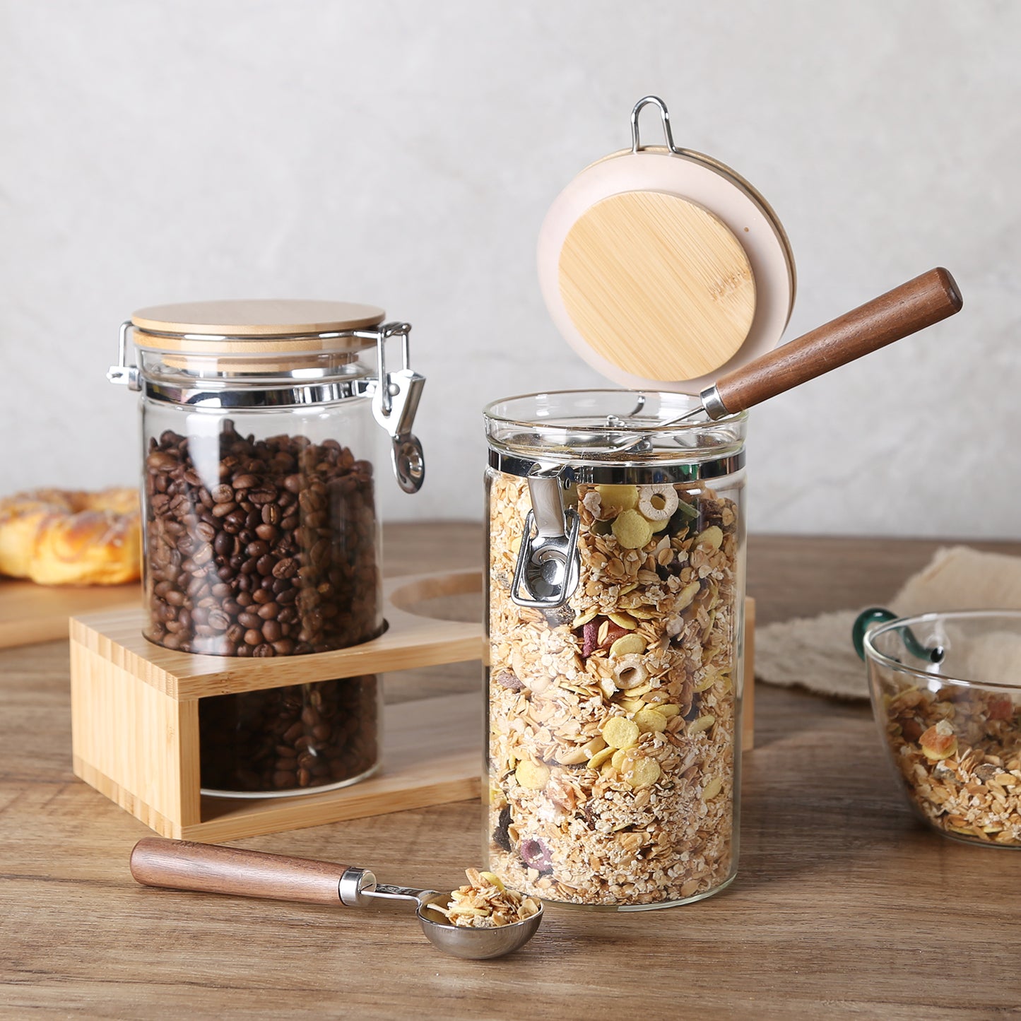 KKC HOME ACCENTS Glass Coffee and Sugar Containers with Airtight Hinged Lids,Sealed Glass Jar Canisters with Scoops for Ground Coffee,Beans,Loose Leaf Tea,Nuts,Matcha,40 Fluid-oz