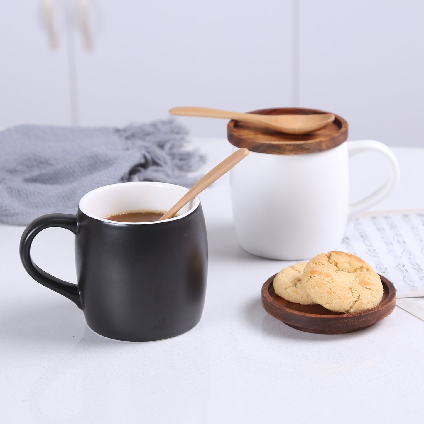 KKC HOME ACCENTS Ceramic Coffee Mug set of 2 with Lid,Ceramic Coffee Mugs Black & White , 13 OZ , Ceramic Coffee Cups