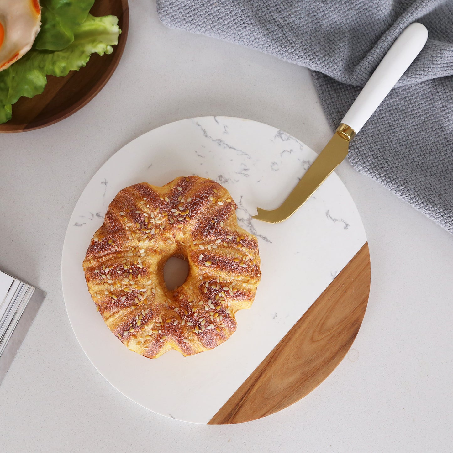 KKC HOME ACCENTS White Marble Cheese Board & Knife Set, Marble and Acacia Wood Cheese Board